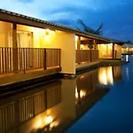 Dom Pedro Laguna Beach Resort & Golf